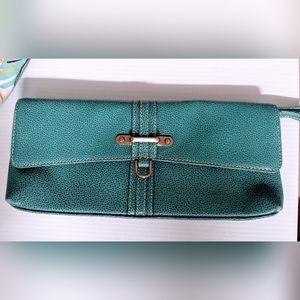 EUC Tommy Hilfiger Wristlet w/strap, snap closure, ID pocket, 12 card slots